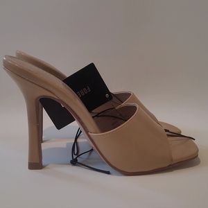 [NEW W TAGS] Tan Stiletto Heels (Womens US 5.5)